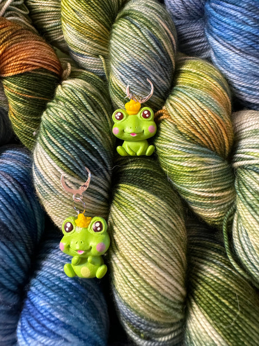 Queen and King Frog Stitch Markers